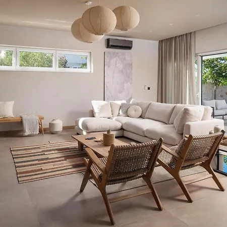 Vakantiehuis My Dalmatia - Kastel Mrkic With Private Pool, Sauna & Jacuzzi