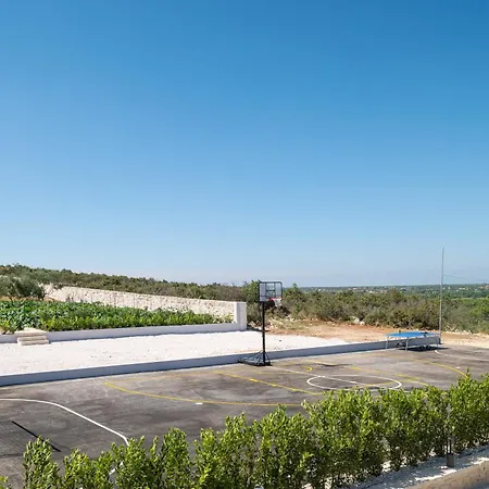 Vakantiehuis My Dalmatia - Kastel Mrkic With Private Pool, Sauna & Jacuzzi *