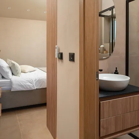 My Dalmatia - Kastel Mrkic With Private Pool, Sauna & Jacuzzi Vakantiehuis Sveti Filip i Jakov