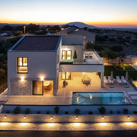 My Dalmatia - Kastel Mrkic With Private Pool, Sauna & Jacuzzi