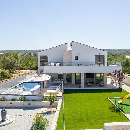 My Dalmatia - Kastel Mrkic With Private Pool, Sauna & Jacuzzi